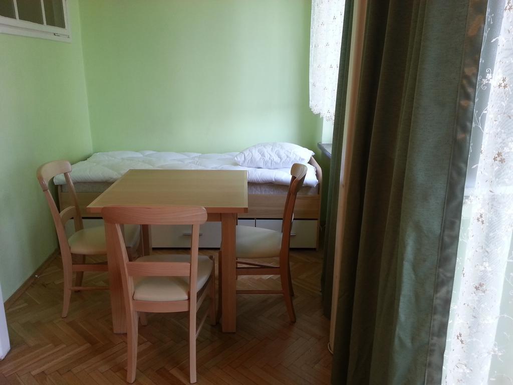 Apartament Familia Lägenhet Krasków Rum bild
