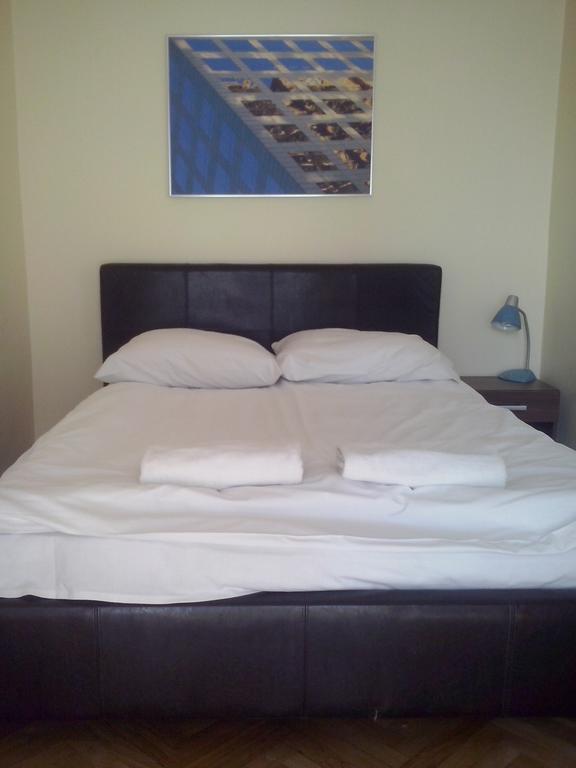 Apartament Familia Lägenhet Krasków Exteriör bild